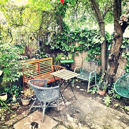 Flat In Historic Villa With Your Own Private Garden, Near City Park Budapest Esterno foto