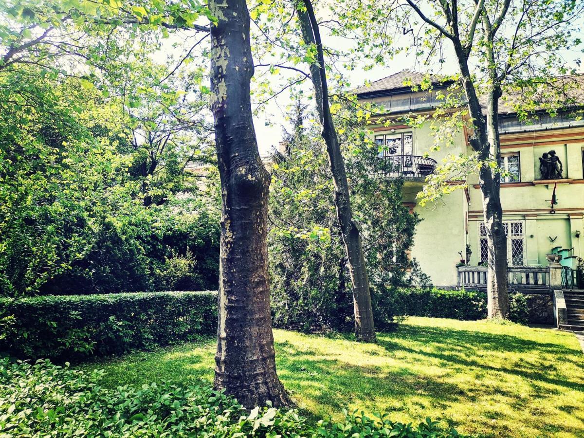 Flat In Historic Villa With Your Own Private Garden, Near City Park Budapest Esterno foto